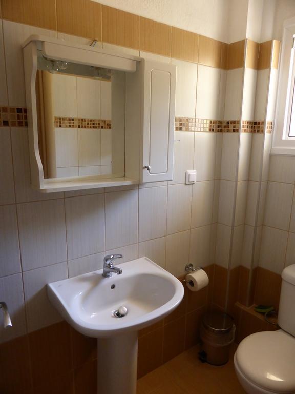 Perdikis Apartments - Paliouria Коккино-Неро Экстерьер фото